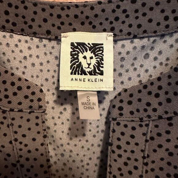 Anne Klein grey and black dotted blouse - Picture 3 of 8